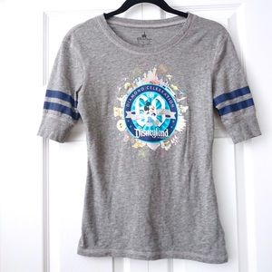 Disneyland Parks Disneyland Diamond Celebration baseball Tee Gray size XS Mickey
